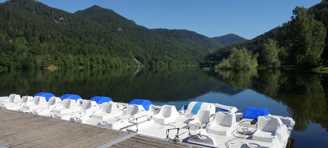 Pedalo au Camping de Schlossberg sur le lac dans les Vosges